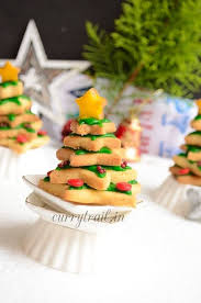 The latter, which bears little resemblence to the modern irish plum pudding, was boiled on christmas eve after the home had been decorated with laurel, holly and ivy. Irish Shortbread Christmas Tree Cookies Traditional Christmas Cookies Christmas Cookies Festive Cookies