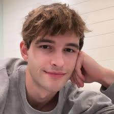 Hello is there someone from Spain to ask him something. ?