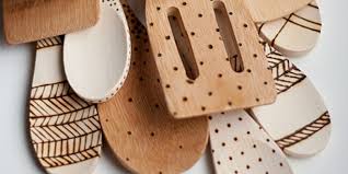 حلول سريعة للتخلص من روائح الملاعق الخشبية تعرفي عليها بالتفصيل