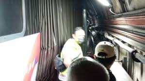 Dw correspondent seema gupta said it was believed that the accident may have been caused by a broken traction cable. L2gmrvzclply9m