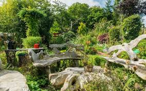 Diynetwork.com experts use herbs to create a garden that looks great year round, even when it's not full of summer herbs. How To Plant A Medicinal Garden The Best Herbs To Grow And Top Tips The Telegraph