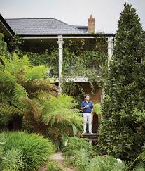 See Diarmuid Gavin S Co Wicklow Home And Garden The Gloss Magazine