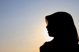 Tentu saja gambar kartun keluarga muslimah memang sudah banyak dicari oleh orang di internet. Gambar Siluet Wanita Muslimah Gambar Cewek Buat Quotes