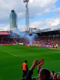 It uses the power of sport to educate, motivate and inspire people from all walks of life. The Away Fans On Twitter Brentford Fans Let Off A Flare At Home To Qpr Yesterday Via Beesjosh123 Brentfordfc