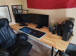 I kept seeing this popular diy ikea desk. Homemade Desk With Home Depot Butcher Block And Steel Pipe Frame It S A Start For Now Battlestations