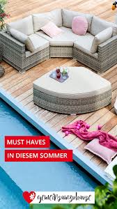 Must Haves Fur Den Sommer Die Sonneninsel Im Eigenen Garten Mit Modularen Systemen Konnen Viele Loungemobel Individuell Angepasst Werden Und Bieten In 2020 Mit Bildern