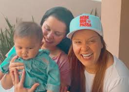 A cantora compartilhou em suas redes sociais uma imagem em que aparece . Maiara E Maraisa Conhecem Filho De Marilia Mendonca E Se Derretem So Noticias