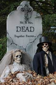 See more ideas about christmas decorations, christmas crafts, christmas diy. Indoor Outdoor Halloween Skeleton Decorations Ideas Halloween Skeletons Outdoor Halloween Halloween Yard
