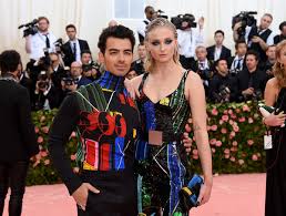 There's also nicole kidman and keith urban, cameron diaz and benji relationships run deeper than physical appearances, and it's great that turner and jonas found each other (and continue to bless. Yes Sophie Turner Is Taller Than Joe Jonas And It S Nbd Zimbio