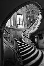8 This Image Is A Good Example Of Chiaroscuro Chiaroscuro Shows Emphasis On Light And Dark Aspects In The Photos This Photo Show Stairs Stairways Staircase