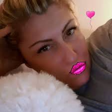 Buona sera a tutti. Mi date consigli utili riguardo l'utilizzo del kennel?  L'abbiamo montato oggi, ma non so come adattarlo alle esigenze del mio  bassottino. Non so se metterci anche la traversina