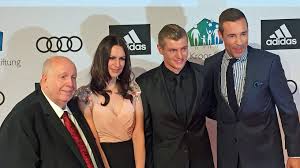 He is married to jessica farber since 2015. News Vielfalt Anti Diskriminierung Gesellschaftliche Verantwortung Projekte Programme Dfb Deutscher Fussball Bund E V
