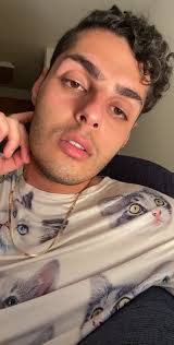 Fake it till you make it #singing #whosingsthis #funny #improv  #justtrynnafitin #acapella #gay #arab #gayrab