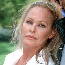Swiss actress ursula andress as ayesha in a publicity shot for the film 'she', 1965. ä¹Œè‹æ‹‰ å®‰å¾·ä¸ Ursula Andress æ–°é—» å›¾ç‰‡ èµ„æ–™ è®ºå› é«˜æ¸…è§†è§‰