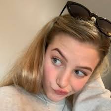 Zoe Hill (@Zoe___Hill)