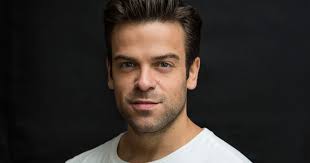 El rincón de Serchtiki: Ricky Merino presenta su primer single “Nuestra  isla”