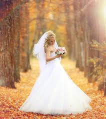 Country or daytime wedding the lighter the sky when the ceremony takes place, the easier your outfit. 15 Ways To Wear To A Fall Wedding In 2019