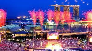 Singapore celebrated its first national day in 1966, one year after singapore's independence from malaysia on 9 august 1965. National Day Parade In Singapur Ist Eine Grosse Veranstaltung