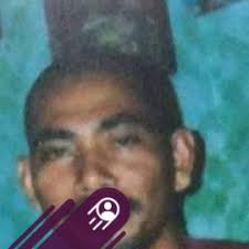 A simple trap made of stone and sticks for survival in the wild! 🪨🦖