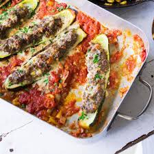 Keine Zucchini Saison Ohne Die Gefullte Variante Mit Hackfleisch Das Schmeckt Aber Auch Gut Rezepte Leckeres Essen Einfache Gerichte