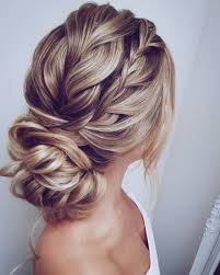Have you been invited to a wedding and you're looking for wedding hairstyles for long hair, then check out this beautiful idea.it's a giant braided bun, which will look immaculate when done right. 20 Easy And Perfect Updo Hairstyles For Weddings Elegantweddinginvites Com Blog