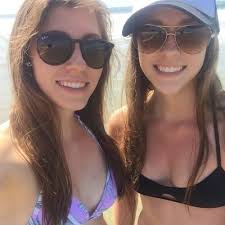 Lauren McAlister (@LaurenMcAlist)