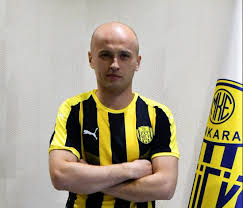 W turcji powitano go jak prawdziwego superbohatera, a konkretnie doktora strange'a znanego z komiksów i. Michal Pazdan Ankaragumuzde Ankaragucu Resmi Web Sitesi