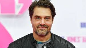 Der konflikt in bridget jones' baby ist im großen und ganzen genetischer natur. Raphael Vogt Zum Ersten Mal Vater Geworden Baden Online Nachrichten Der Ortenau Offenburger Tageblatt