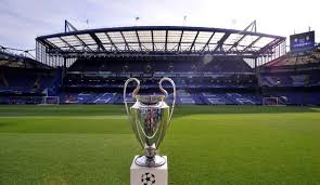 Foot c'est le retour de la ligue 1, avec le trophée des champions entre paris et lille, sur la pelouse de tel aviv. La Ligue Des Champions De L Uefa L Express