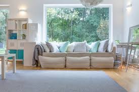 Nos decorations murales metalliques ornees de galets ou representant des coraux transformeront le mur blanc le plus basique et seront parfaites dans decoration et idees deco but une decoration qui vous ressemble et dans lair du temps a petit prix vous attend chez but. Decoration Salon Cosy Couleurs Meubles Idees Deco Ooreka