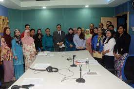 Kami warga jabatan pendidikan negeri sembilan dengan penuh tekad dan iltizam berikrar dan berjanji menumpukan seluruh tenaga dan usaha kamibagi emel (@moe.gov.my). Photo Gallery Category Lawatan Yb Timbalan Menteri Ke Jabatan Penyiaran Malaysia Rtm Dan Institut Penyiaran Dan Penerangan Tun Abdul Razak Ipptar Pada 5 Julai 2018 Image Lawatan Yb Timbalan Menteri
