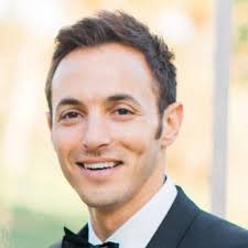 Learn about the Mentors helping entrepreneurs in our program