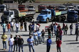 Greve dos caminhoneiros pela redução dos combustíveis. Centrais Anunciam Apoio A Greve Dos Caminhoneiros Viomundo