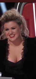 Glenda (@KC_AwesomeHuman)