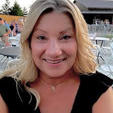 Lori Rudisill's Instagram, Twitter & Facebook