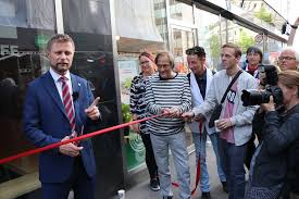 Bent høie svensk by visualdays on vimeo, the home for high quality videos and the people who love them. Oslo Makes Jump From Journalism To Coffee By Opening Cafe To Support Vendors Insp
