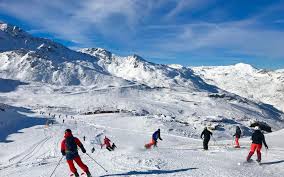 Cimalpes est née dans les alpes françaises du rêve de deux pionniers audacieux. Coup D Envoi De La Saison De Ski Dans Les Alpes Le Parisien