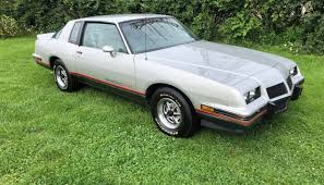 The pontiac grand prix, and it's smaller cousin, the grand am. 2 2 Archives Dailyturismo