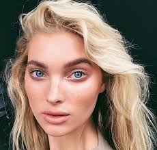 Pregnant elsa hosk, 32, and boyfriend tom daly went for a walk in nyc as they picked up coffee while looking effortlessly cool strolling around the city. Elsa Hosk Height Age Boyfriend Family Biography Affairs More