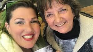 Wildflower's Ginger Smith releases Christmas album