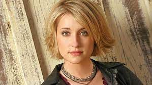 I was a fan of chloe on smallville. Smallville Star Allison Mack Wollte Emma Watson In Ihre Sex Sekte Locken