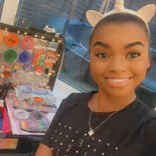 Sparklyy Face Painting