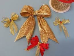 10 Tutoriales Para Hacer Lazos Navidenos Y Adornar Tus Regalos Como Hacer Monos Faciles Como Hacer Monos Navidenos Lazo Navidad