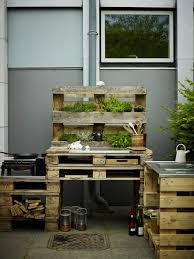 Palettenmobel Selber Bauen 60 Wohnideen Mit Gebrauchten Europaletten Kuche Aus Paletten Outdoor Kuche Selber Bauen Und Outdoor Kuche