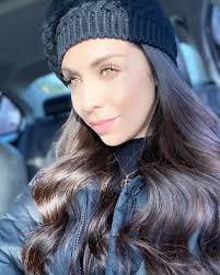 Si el mundo está frío, conviértete en el fuego. 👩🏻❄️🔥