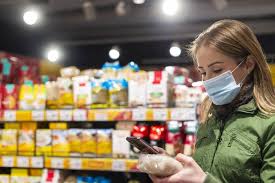 Dos adultos y un niño murieron en un tiroteo en un supermercado de florida ocurrió en la localidad de royal palm beach, 130 kilómetros al norte de la principal ciudad de florida. Una Cajera De Supermercado Pide A La Clienta Ponerse La Mascarilla Y Su Inesperada Reaccion Se Ha Hecho Viral Internacional Cope