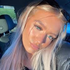 holly hutchison (@hollyhutchisonH)