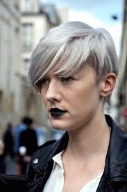 A adopter comme accessoires tendance coiffure pour les cheveux courts coupe de cheveux court femme mûre de plus de 50 ans. 1001 Exemples Parfaits De La Coupe Courte Effilee A Ne Pas Manquer