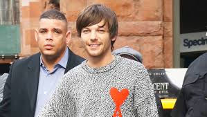 The brit awards have taken place at the o2 arena in london. Louis Tomlinson S Hair Makeover Debuts Long Locks Fans Go Wild Hollywood Life