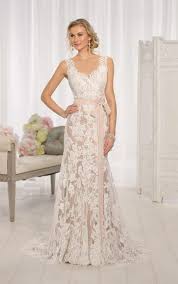 A backless cathedral length train bridal buying a wedding dress online that you can't touch and see beforehand is a difficult thing to do. Modern Lace Wedding Dress Fashion Dresses